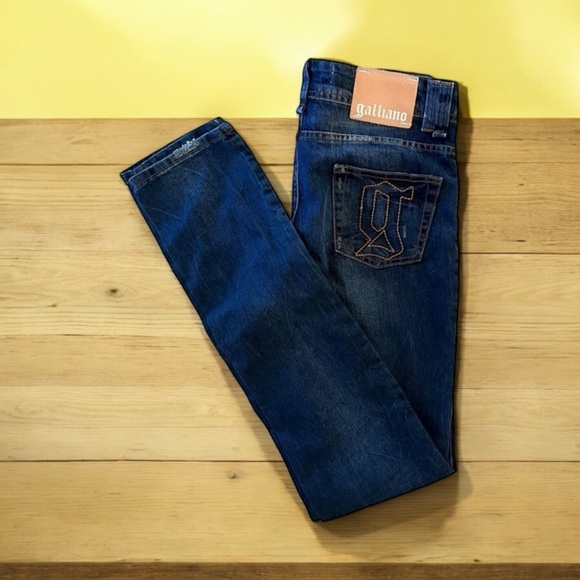 Galliano Women’s Jean Straight Leg Navy Blue Super soft Slightly distressed - Picture 8 of 16